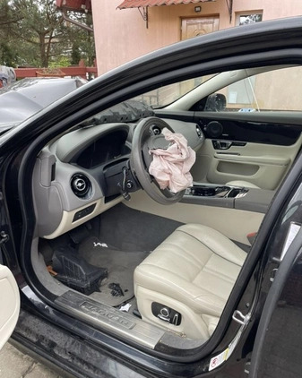 Jaguar XJ cena 24999 przebieg: 38000, rok produkcji 2016 z Tuchola małe 211